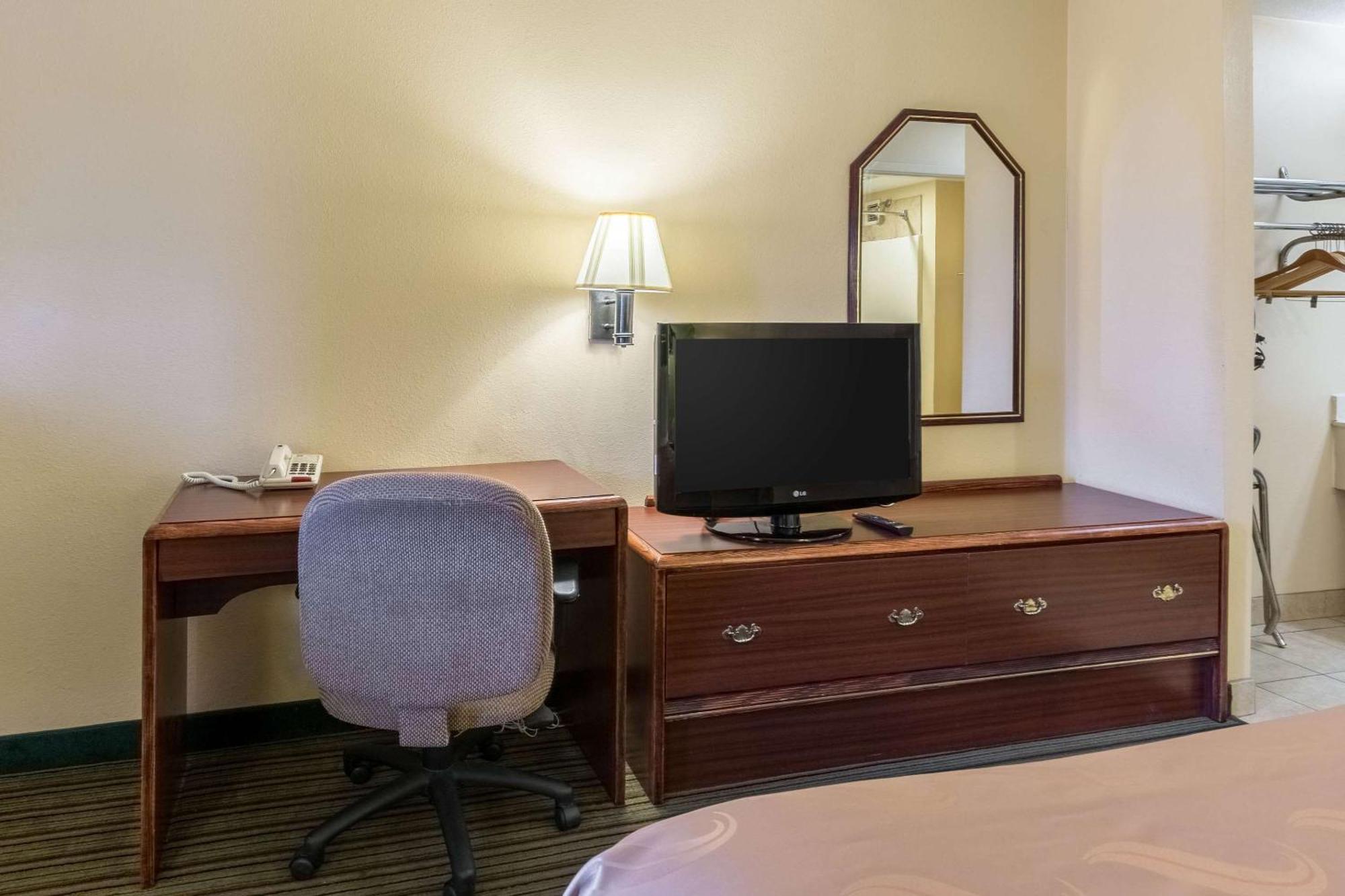 Quality Inn Александрия Экстерьер фото