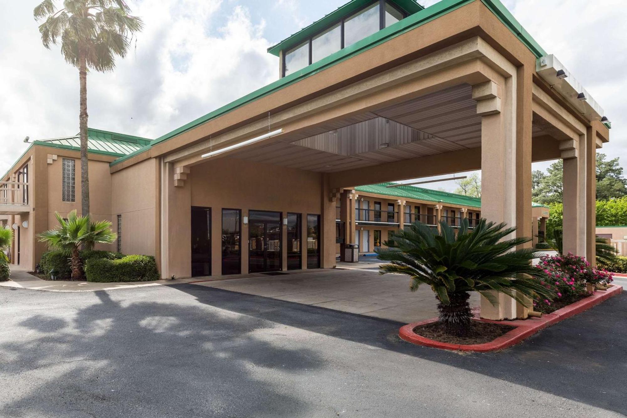 Quality Inn Александрия Экстерьер фото